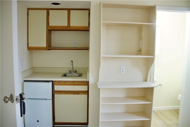 1685 Monroe Ave in Rochester, NY - Building Photo - Building Photo