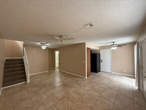 1029 Willow Tree Dr, Unit Unit C in Las Vegas, NV - Building Photo - Building Photo