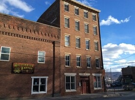 12 Front St in Newburgh, NY - Building Photo