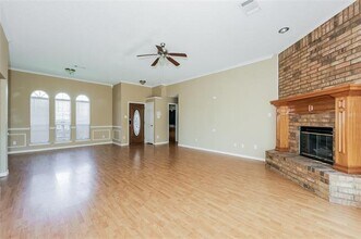 740 Regalwood Dr in Desoto, TX - Foto de edificio - Building Photo