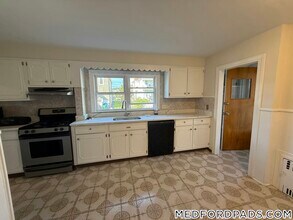 10 Eliot St in Medford, MA - Building Photo - Building Photo