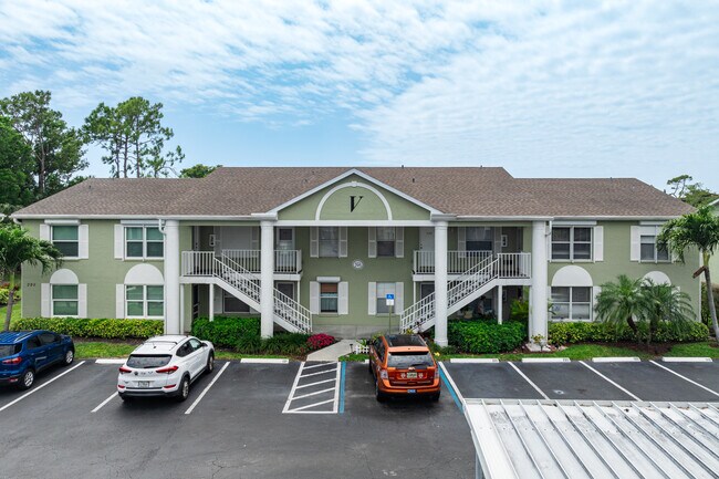 The Verandas at Quail Run in Naples, FL - Foto de edificio - Building Photo