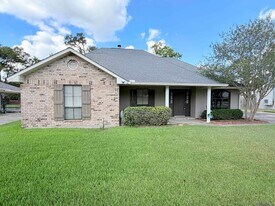14163 Troy Duplessis Rd in Gonzales, LA - Building Photo