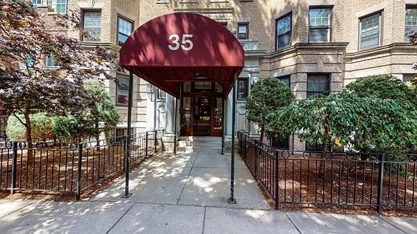 property at 35 Queensberry St