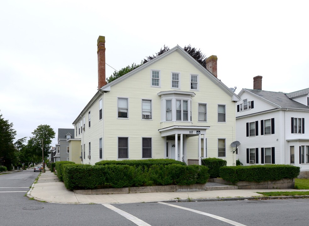 117 Hillman St in New Bedford, MA - Building Photo