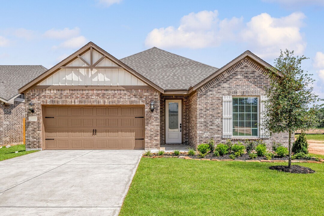 15691 Honey Cv Dr in Conroe, TX - Building Photo