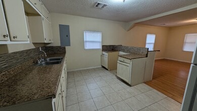 902 N McKinley Ave in Shawnee, OK - Building Photo - Building Photo