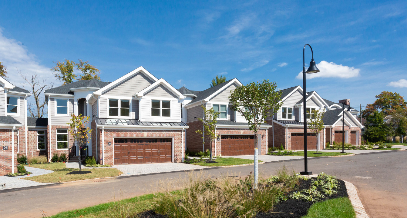 Highland Cliffs in Highland Park, NJ - Building Photo