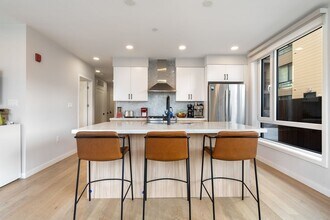 457 W Broadway in Boston, MA - Building Photo - Building Photo