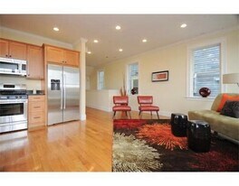 20 Fisher Ave, Unit 1 in Boston, MA - Building Photo