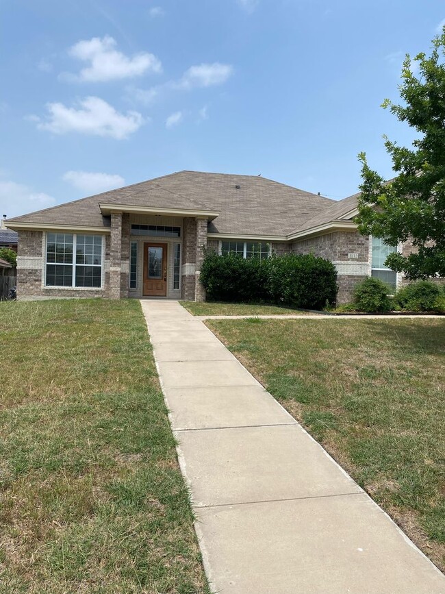 property at 1132 Chaucer Ln