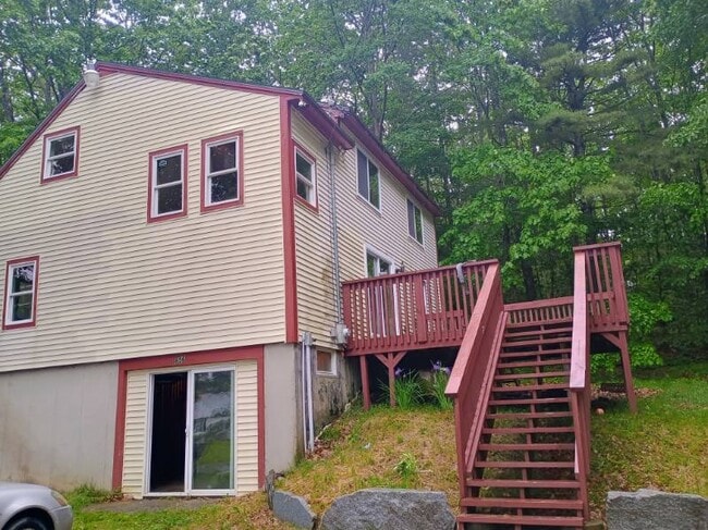 property at 856 Rockland Rd