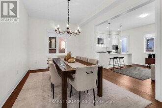 1292 Minnow St in Oakville, ON - Building Photo - Building Photo