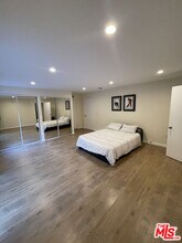 18110 Tarzana St in Los Angeles, CA - Building Photo - Building Photo