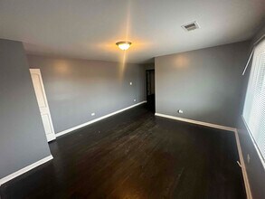 371 Mackinaw Ave, Unit 3 in Calumet City, IL - Building Photo - Building Photo