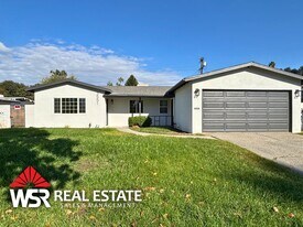 3551 Brynhurst Dr in Riverside, CA - Building Photo