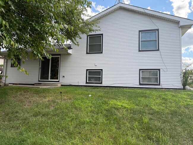 808 194th St in Glenwood, IL - Building Photo - Building Photo