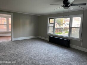 42 Mechanic St in Hoosick Falls, NY - Building Photo - Building Photo