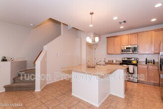 2442 E Emerald Moon Dr in Tucson, AZ - Building Photo - Building Photo