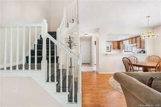 714 Misty Meadow Ln in South Windsor, CT - Building Photo - Building Photo