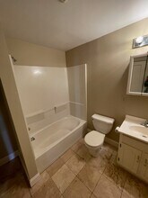 100 Wilson Street, Unit #2 in Manchester, NH - Building Photo - Building Photo