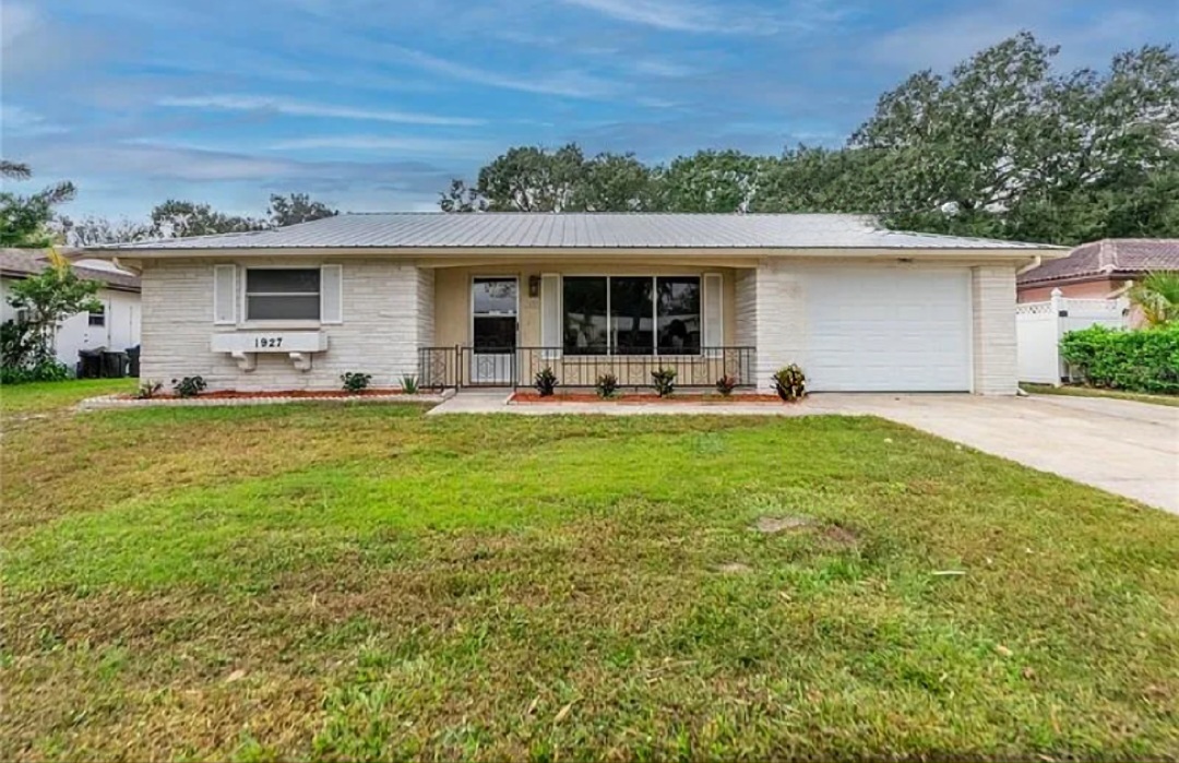 1927 Tumbleweed Dr in Holiday, FL - Building Photo