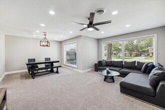 5259 Willowbend Blvd in Houston, TX - Building Photo - Building Photo