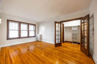 3127 N Spaulding Ave, Unit 2 in Chicago, IL - Building Photo - Building Photo