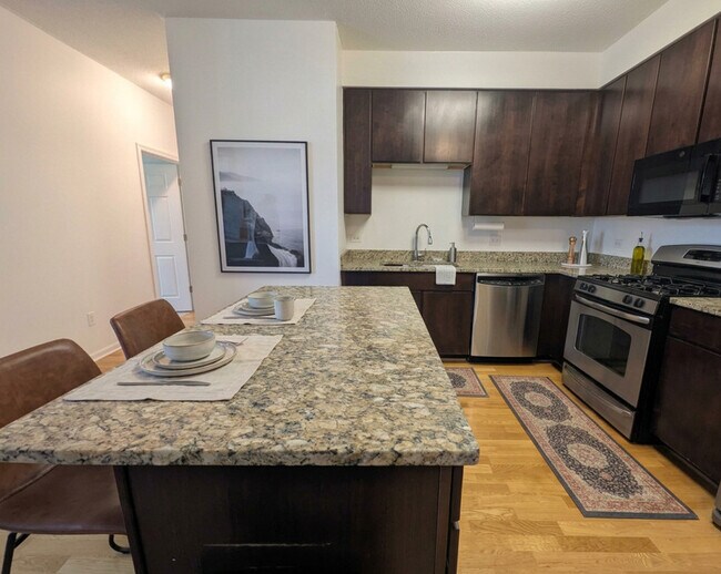 1134 W Granville Ave in Chicago, IL - Foto de edificio - Building Photo