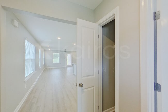 656 June St in Prattville, AL - Foto de edificio - Building Photo