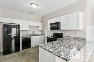 8196 E 34th Ct S in Wichita, KS - Building Photo - Building Photo