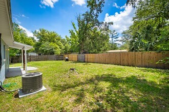 7080 Jacqueline Ct in Jacksonville, FL - Foto de edificio - Building Photo