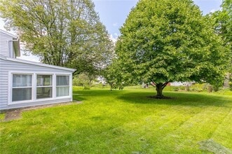 256 Blackwell Ln in Henrietta, NY - Building Photo - Building Photo