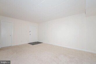 6250 Edsall Rd in Alexandria, VA - Building Photo - Building Photo