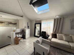 32 Suffolk Rd in Island Park, NY - Building Photo - Building Photo