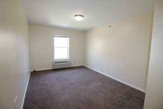 Village Apartments in Uncasville, CT - Building Photo - Building Photo