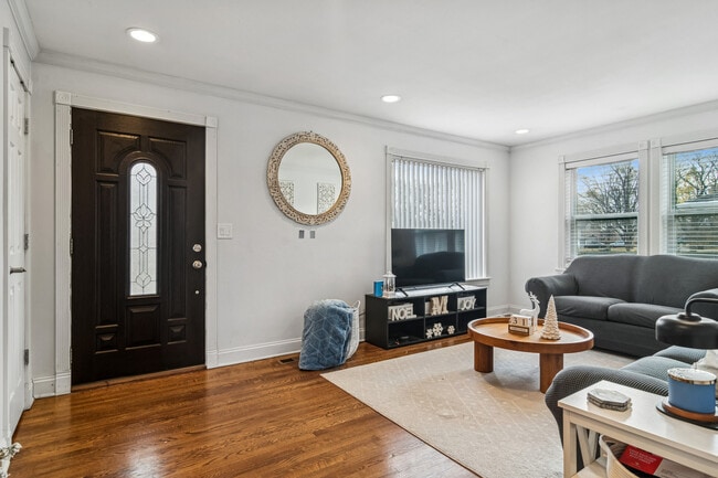 102 S Ashland Ave in Palatine, IL - Building Photo - Building Photo