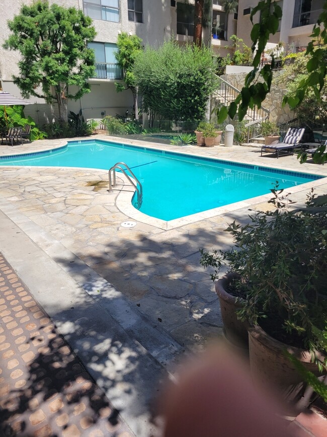 property at 1440 Veteran Ave