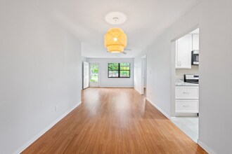 240 W Lorraine Dr in Mary Esther, FL - Building Photo - Building Photo