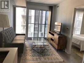 181 Dundas St E in Toronto, ON - Building Photo