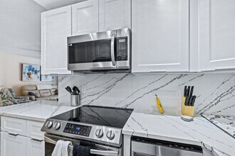 3800 Saxon Dr in New Smyrna Beach, FL - Building Photo - Building Photo