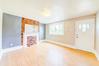 1008 E Warrington Ave in Pittsburgh, PA - Building Photo - Building Photo