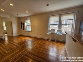 73 Thatcher St in Brookline, MA - Building Photo