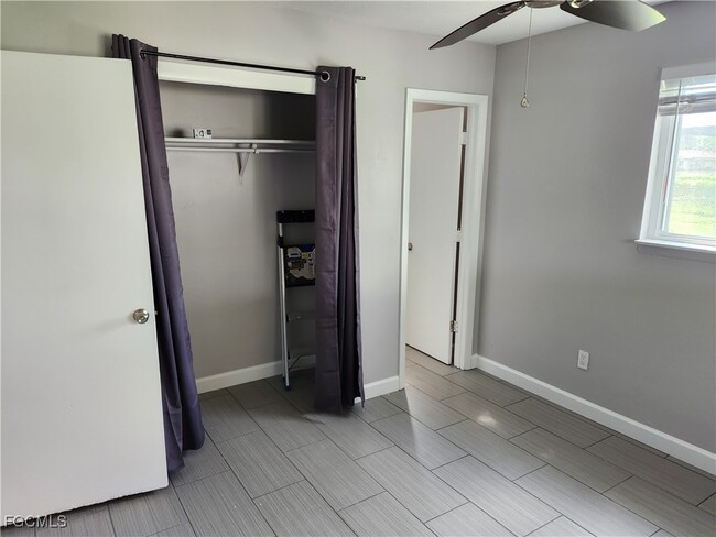 property at 925 SE 23rd Pl