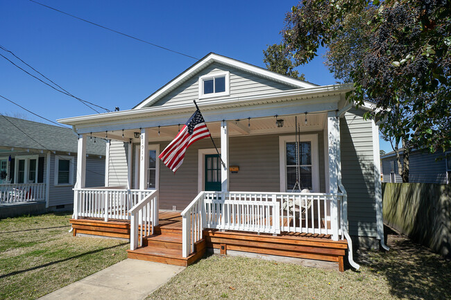 property at 1913 Castle St