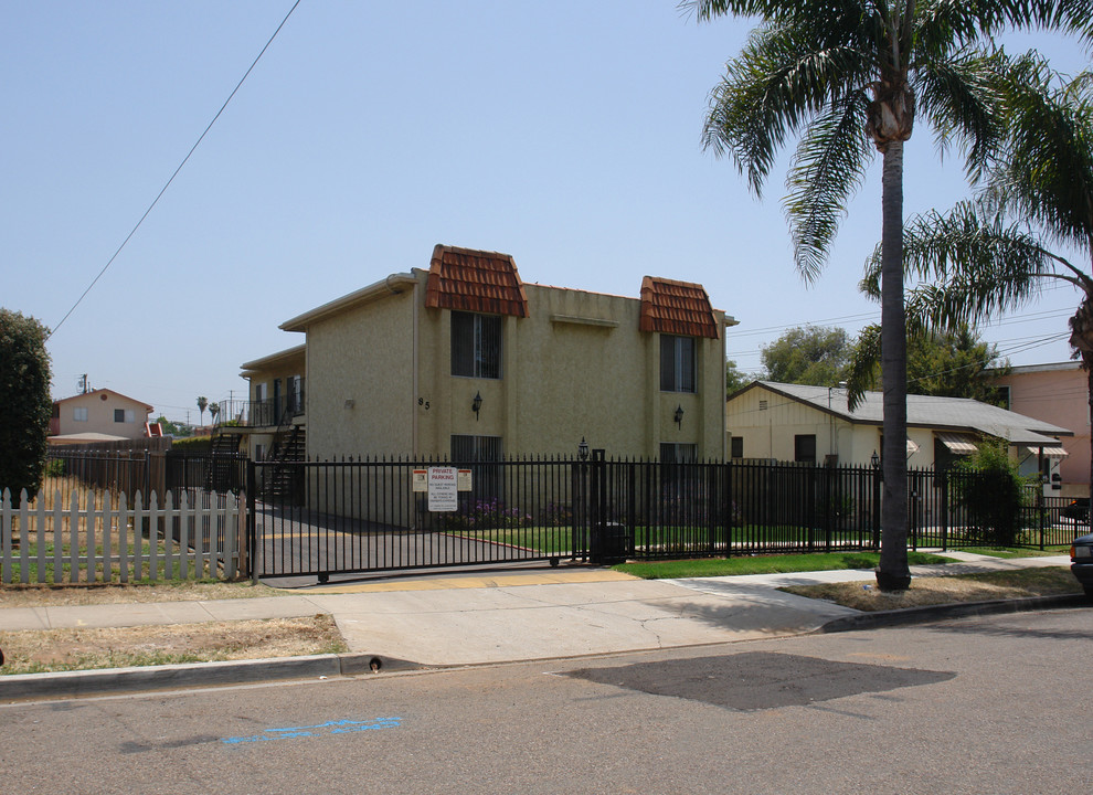 85 Oaklawn Ave in Chula Vista, CA - Foto de edificio