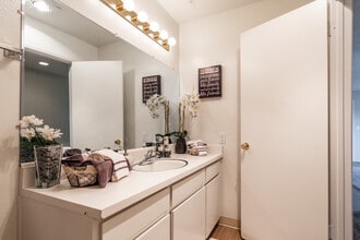 Hunters Landing in Marysville, CA - Building Photo - Building Photo