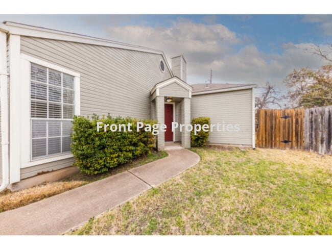 1304 Danbury Sq in Austin, TX - Building Photo - Building Photo