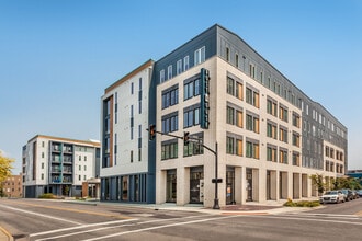 Post House in Evansville, IN - Foto de edificio - Building Photo