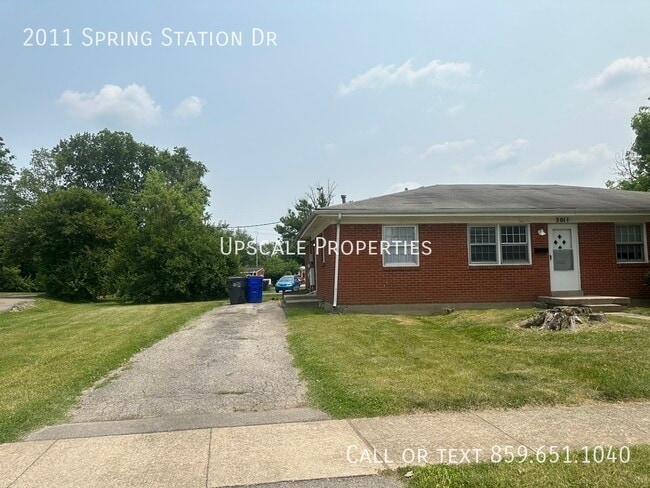 2011 Spring Station Dr in Lexington, KY - Building Photo - Building Photo